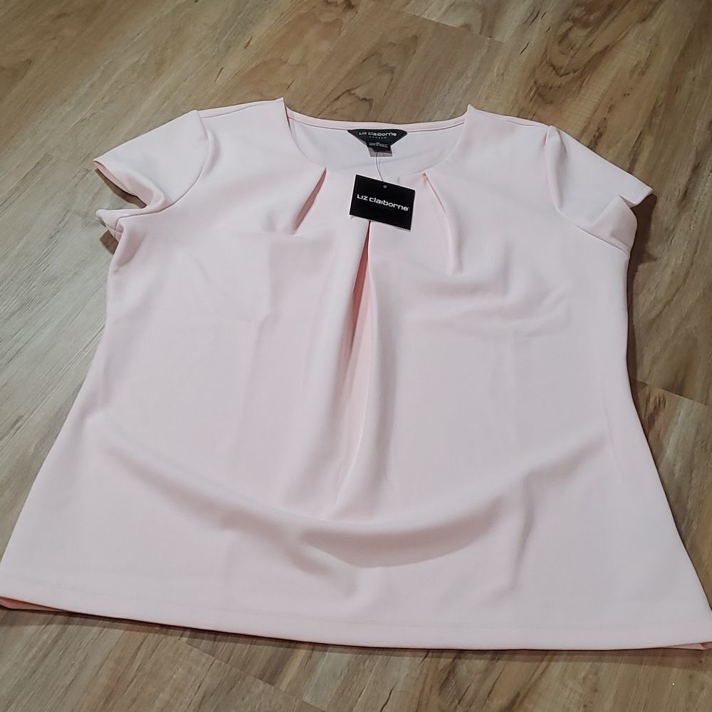 🔺️NWT Liz Claiborne Pink Short Sleeve Career Top Medium